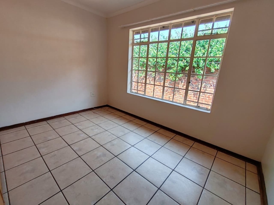 3 Bedroom Property for Sale in Kannoniers Park North West